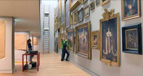Installation d'oeuvres d'art à Bordeaux