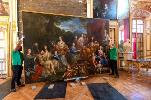 Manutention de tableau au Château de Versailles