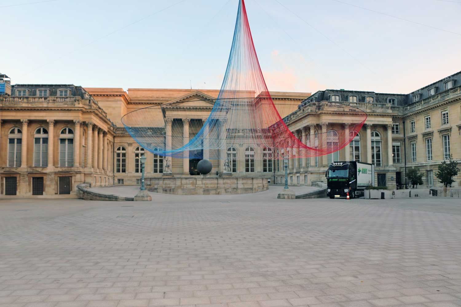 Déménagement de la bibliothèque de l'Assemblée nationale à Paris