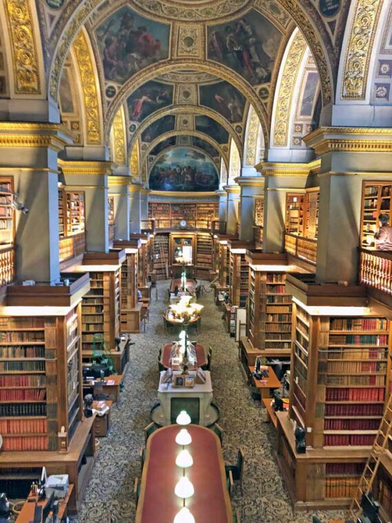 La bibliothèque de l'Assemblée nationale à Paris
