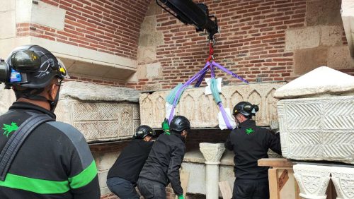 Transport et manutention de sarcophages à Toulouse