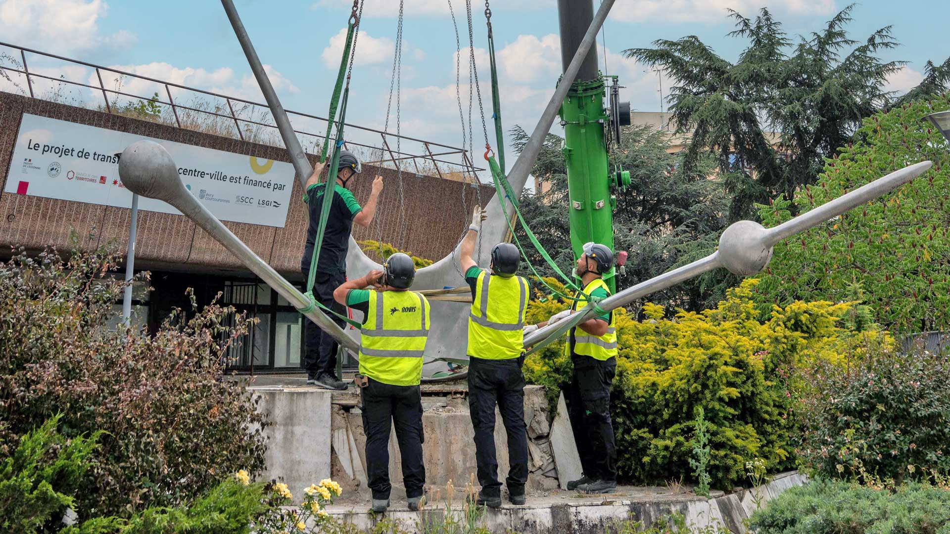 Déménagement d'un monument public à Evry