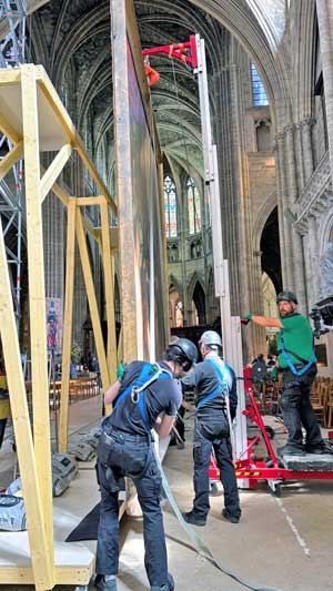 Manutention pour la dépose de sept tableaux de la cathédrale Saint-André
